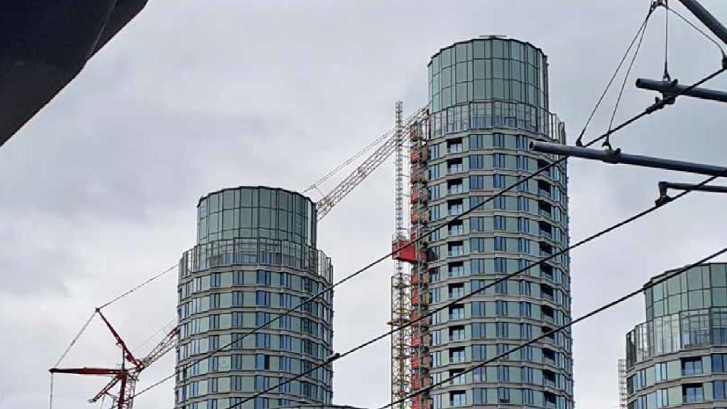 TH-01-24-001-EN-N_Addressing-env-impact-buildings_FINAL-01.png
