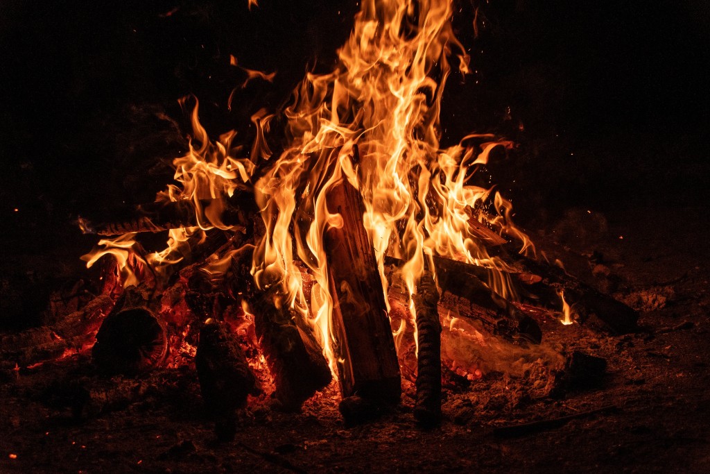 wal_172619-campfire-8081877.jpg